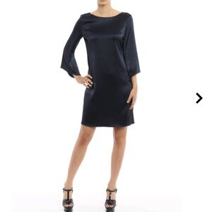 Diane Von Furstenberg NWT Korrey short satin dress in midnight blue